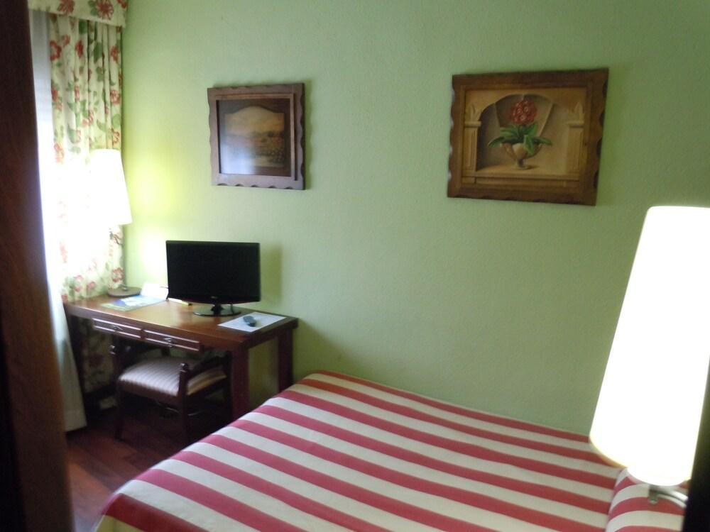 Hotel Urogallo Vielha Zewnętrze zdjęcie