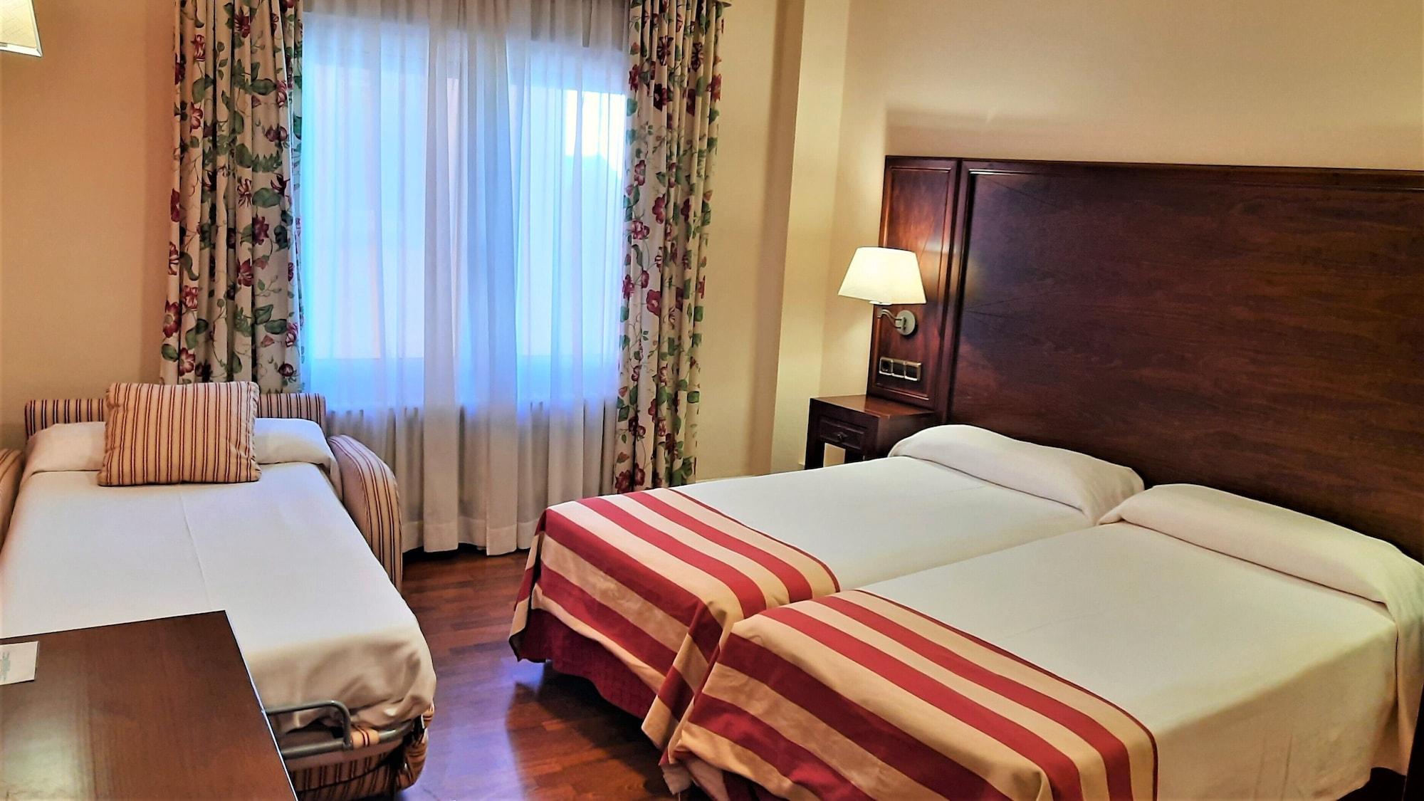 Hotel Urogallo Vielha Zewnętrze zdjęcie