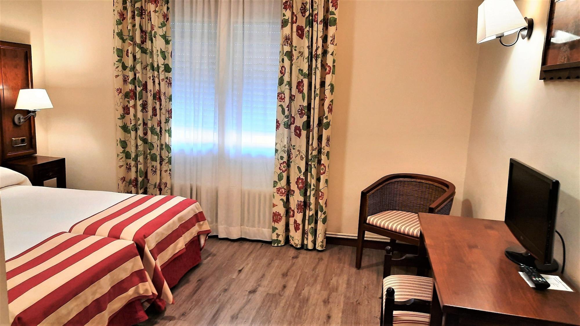 Hotel Urogallo Vielha Zewnętrze zdjęcie