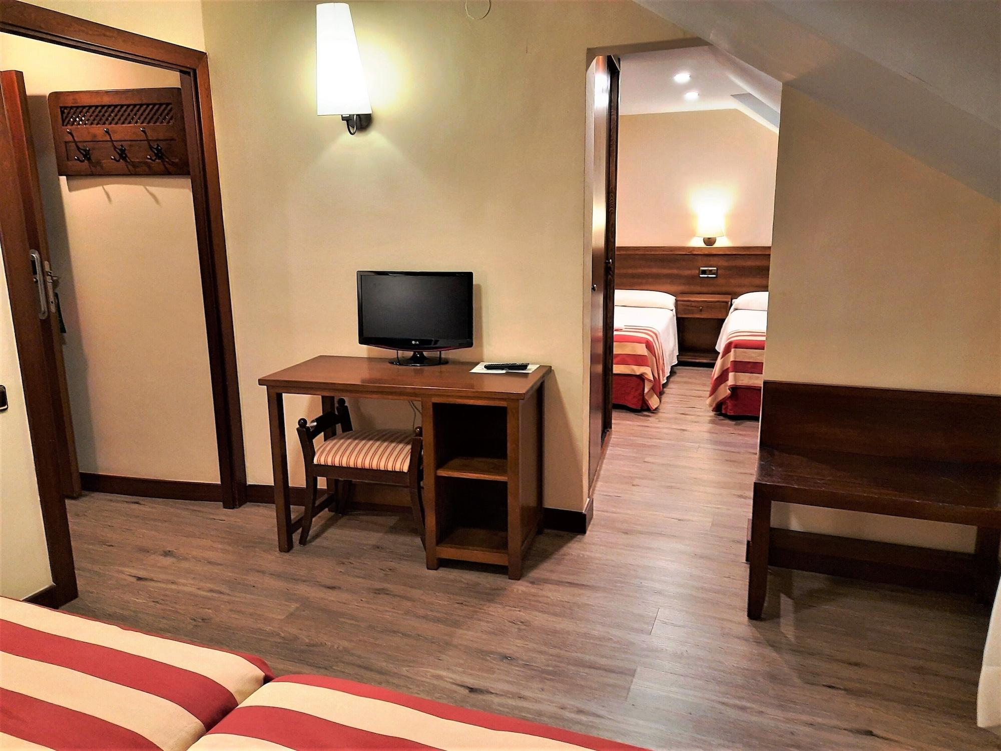 Hotel Urogallo Vielha Zewnętrze zdjęcie