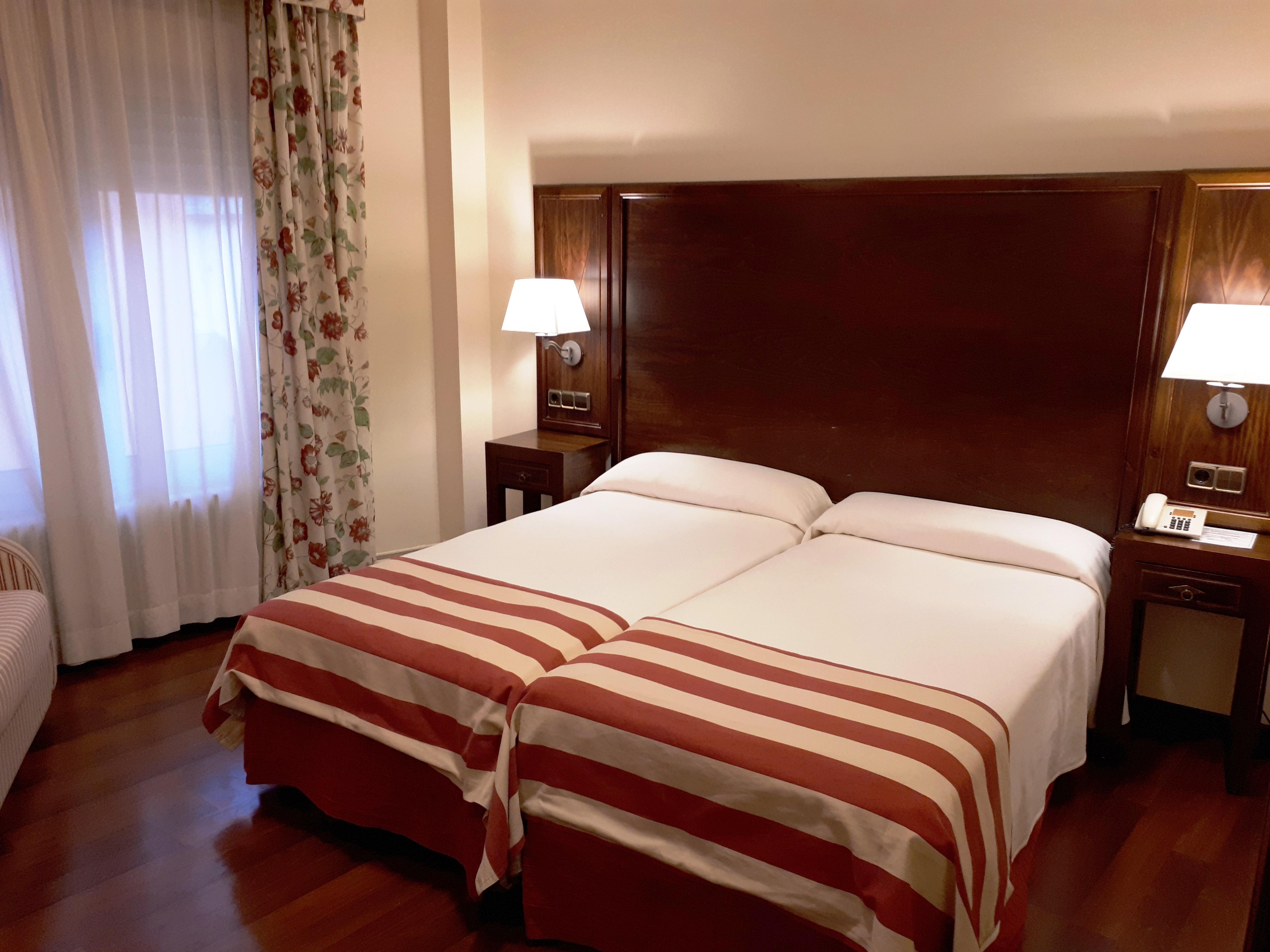 Hotel Urogallo Vielha Zewnętrze zdjęcie