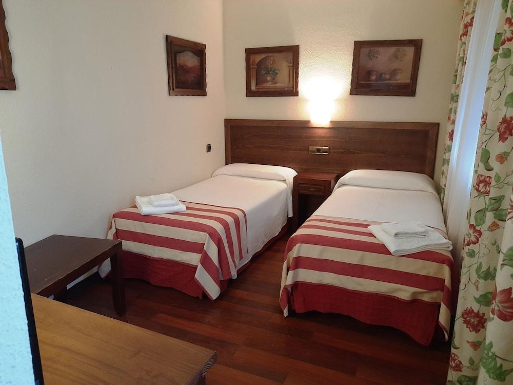 Hotel Urogallo Vielha Zewnętrze zdjęcie