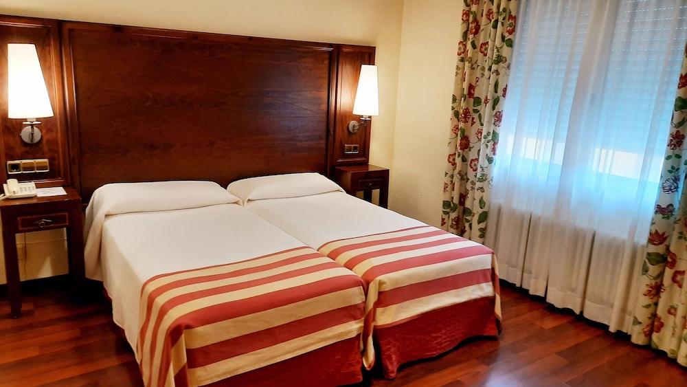 Hotel Urogallo Vielha Zewnętrze zdjęcie