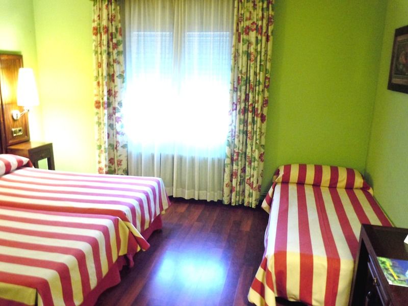 Hotel Urogallo Vielha Zewnętrze zdjęcie
