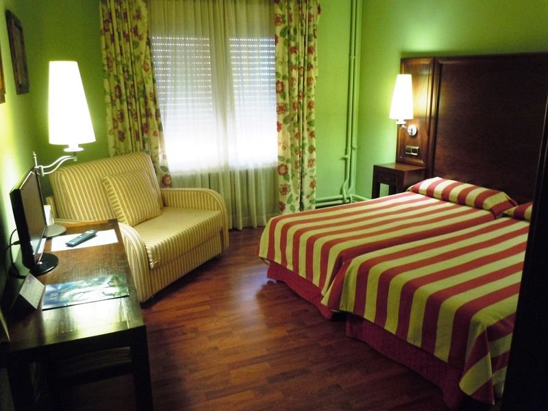 Hotel Urogallo Vielha Zewnętrze zdjęcie